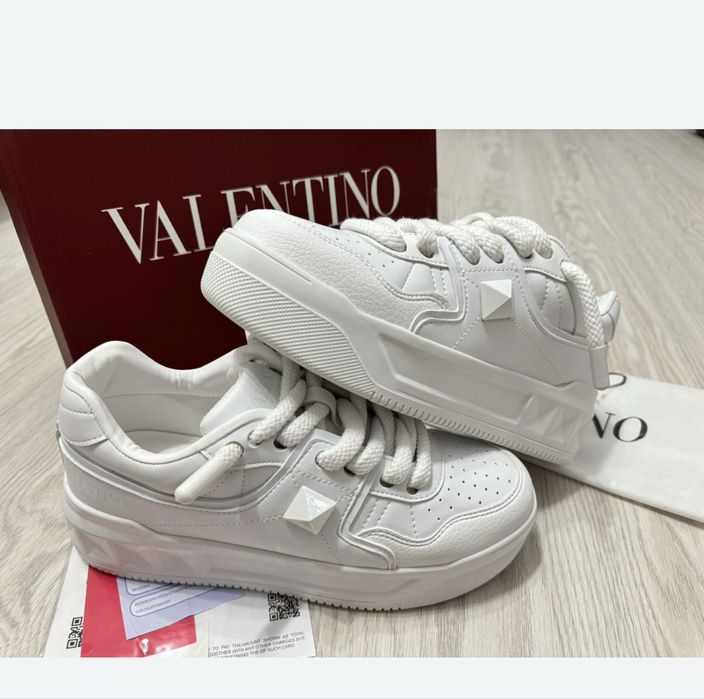 Papuci valentino