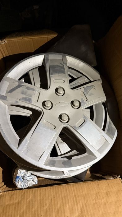 Оригинальные колпаки Chevrolet Aveo