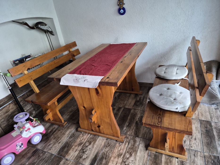 Маса с две пейки