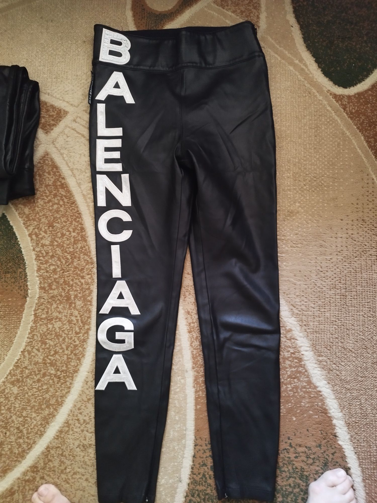 Продам штаны подросткам