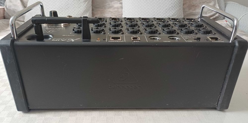 Продавам  Behringer XR18 Air - 18 канала