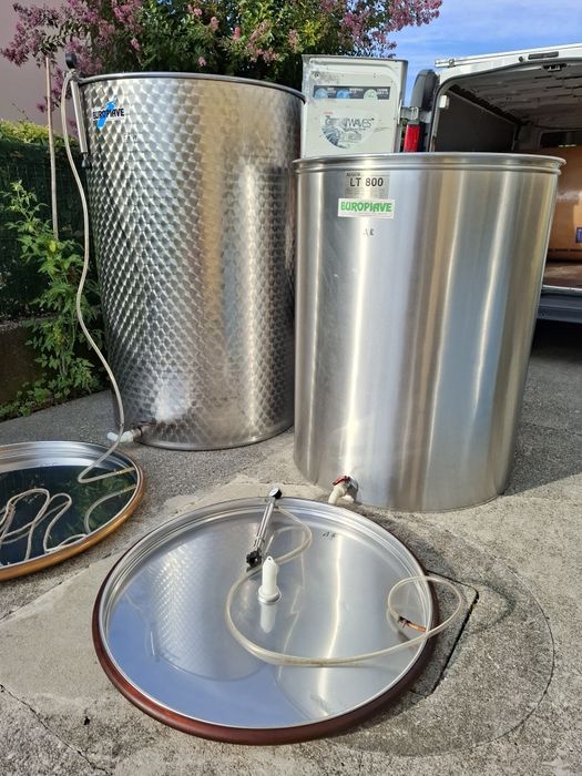 Butoi inox 1000 și 800 litri
