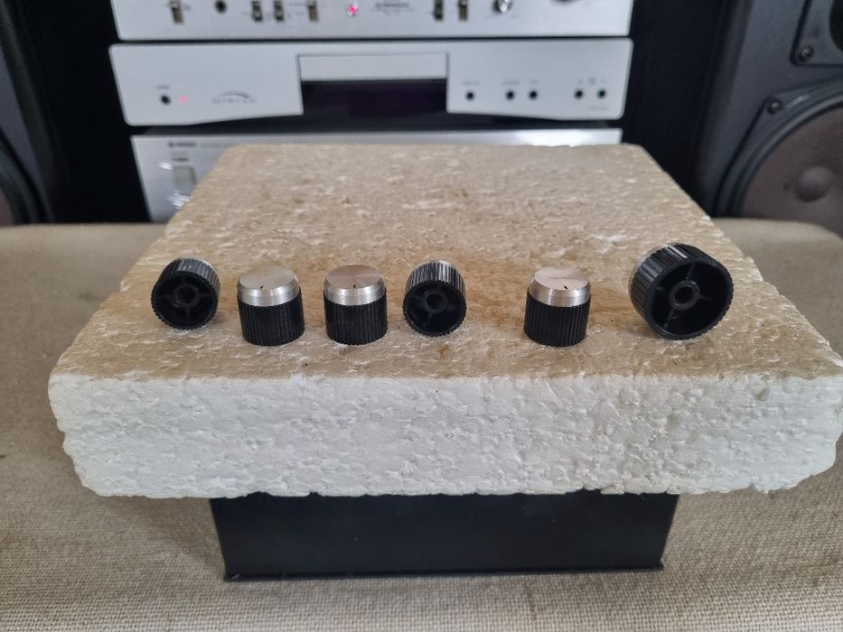 Set Butoane Amp Monarch. Pt ax striatii 6 mm. Impecabile.