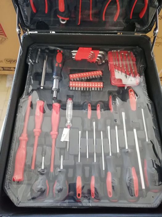 Куфар с инструмент Kraft Германия F Tools с Инструменти 429
