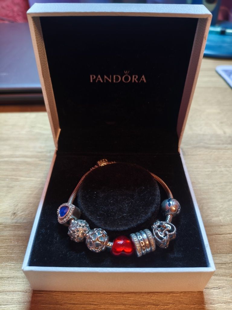 Браслет Pandora .