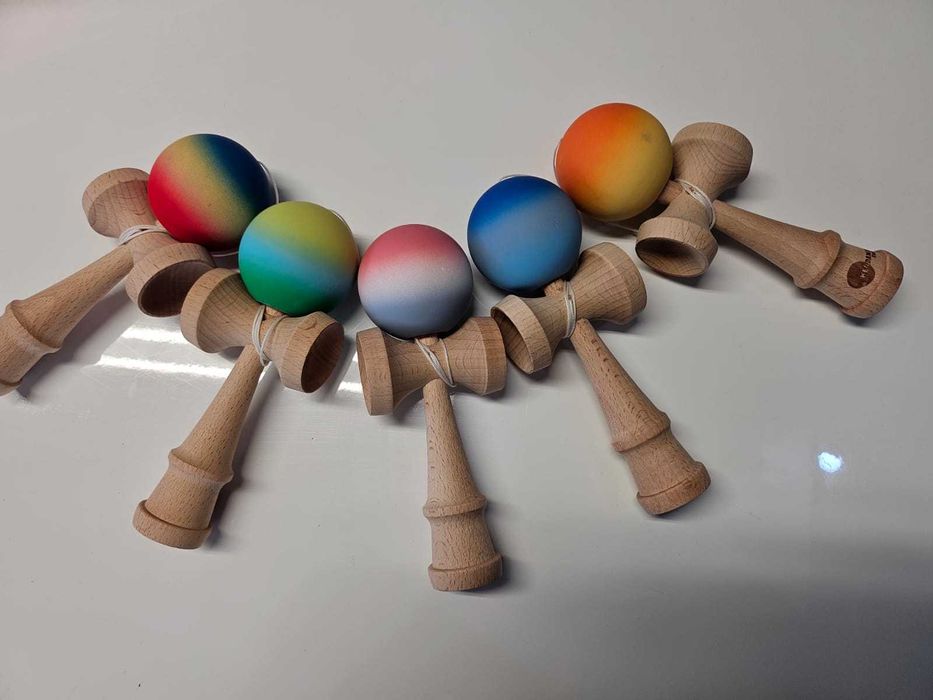 Kendama NOUA - diverse culori - Rubber Grip