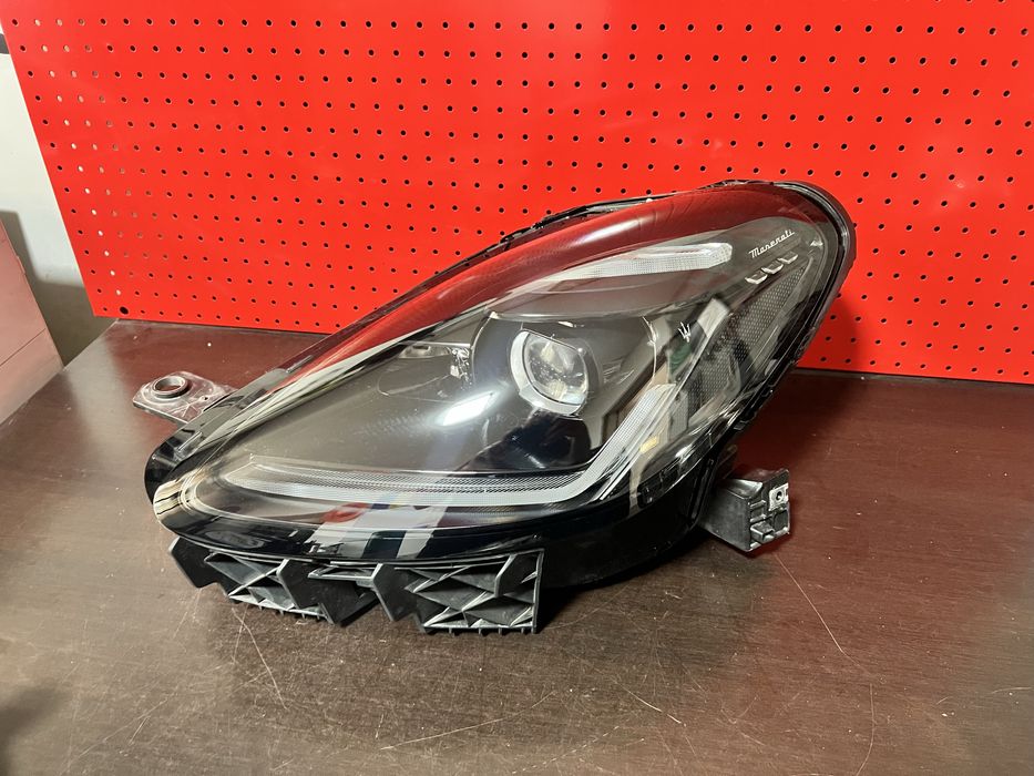 Far stanga full led Maserati Grecale