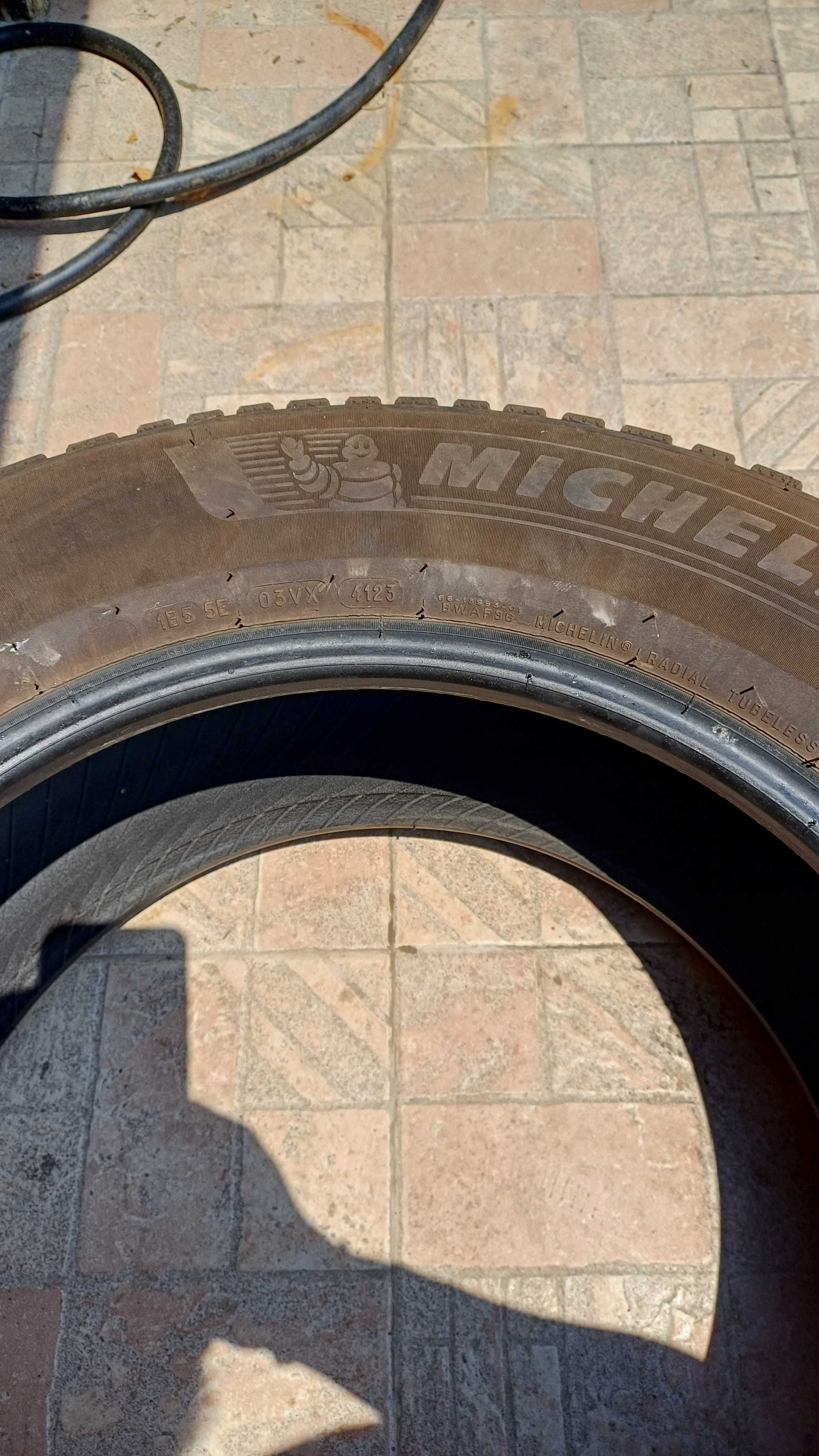 Продавам 2 броя гуми Мишилин 265/60/18