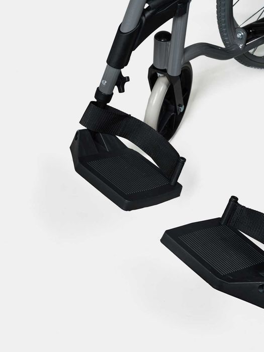 Инвалидная коляска механическая ручным управлением для взрослых