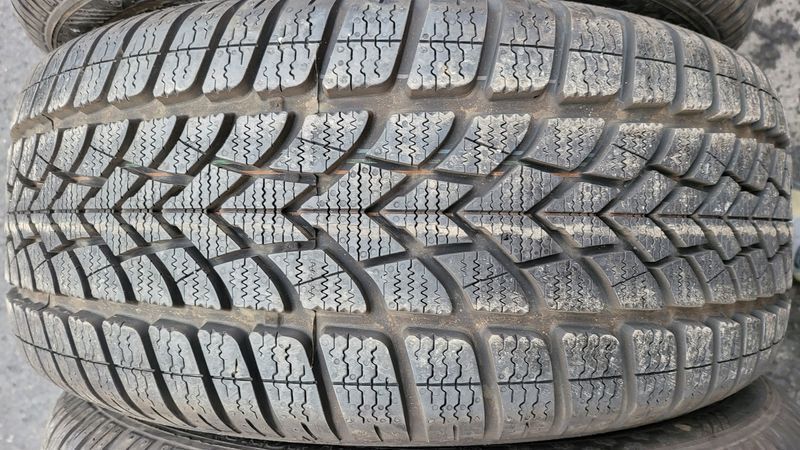 225/45/17.DUNLOP..4бр..Runflat