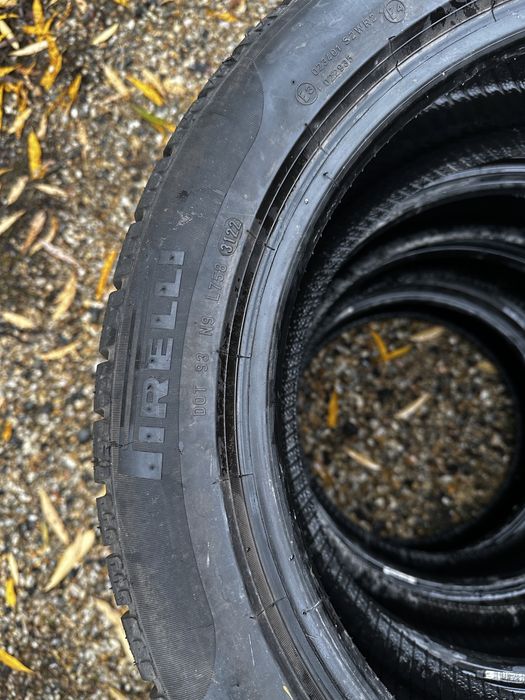 Caucicuri iarna 205/55/17 pirelli sotozero