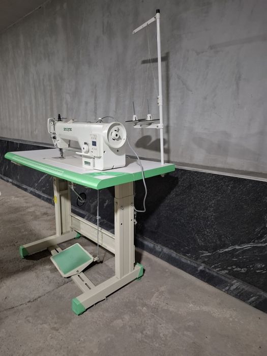 Zoje tikuv moshinasi