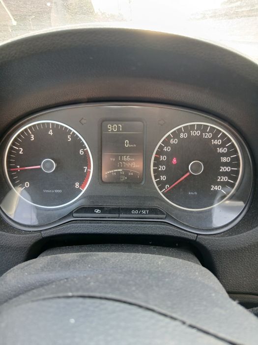 Vând polo 1,4 benzina