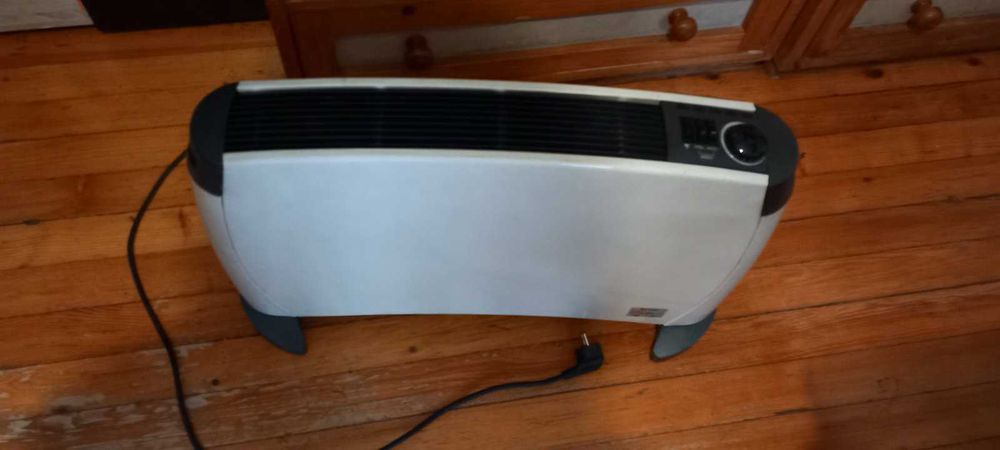 Конвектор за отопление с три режима на мощност и вентилатор.