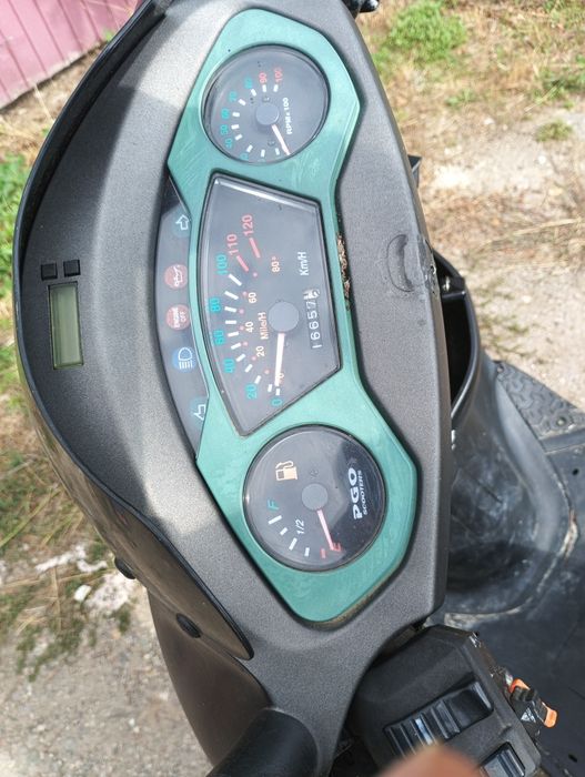 Vând scuter pgo motor 50 accte ok merge perfect ai ara și bine