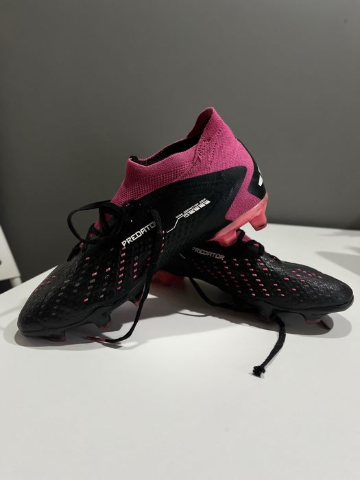 Продам почти новые футбольные бутсы Predator !