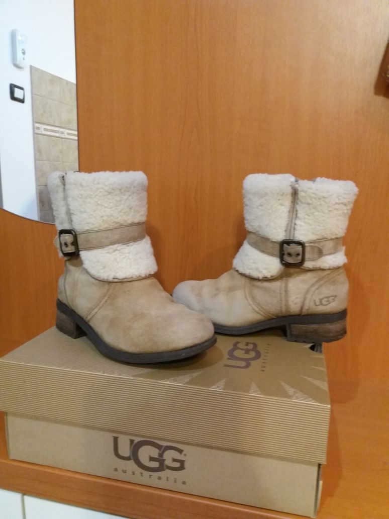 UGG-uri damă originale marimea 35