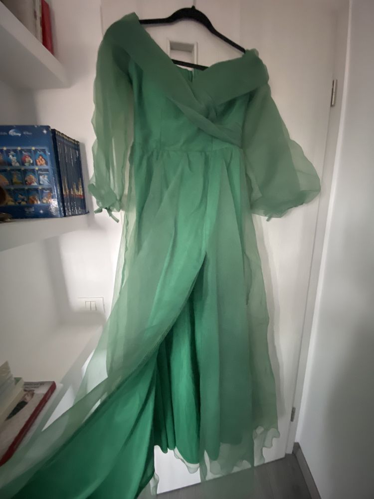 Rochie de ocazie verde cu crăpătura