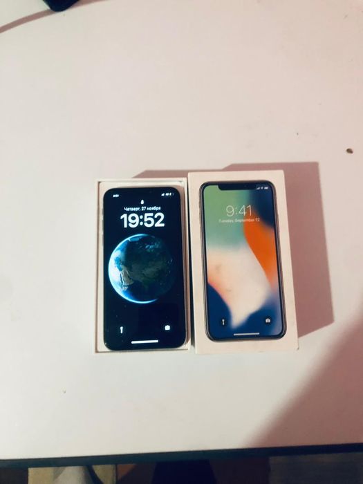 Продаю Айфон X .