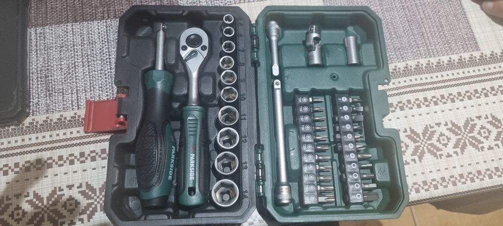 Trusa de scule ,tubulare,imbusi,,surubelnita set nou nefolosite.