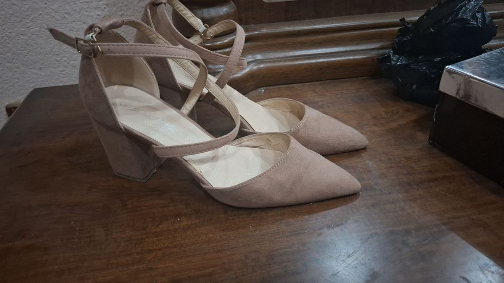 Женская обувь размер 40,б/у