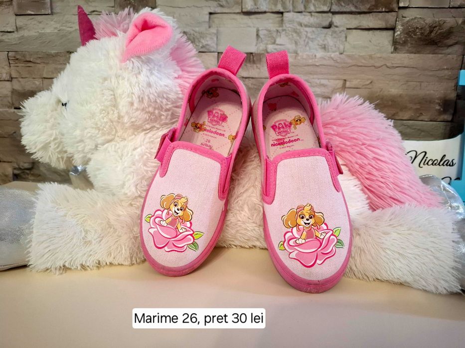 Adidasi schekers fetita