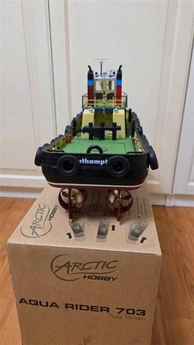 Barca cu telecomanda ARCTIC Hobby - Southampton Aqua Rider 703