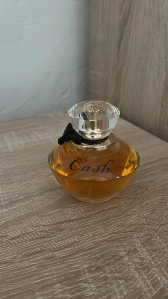 Parfum Cash și spray