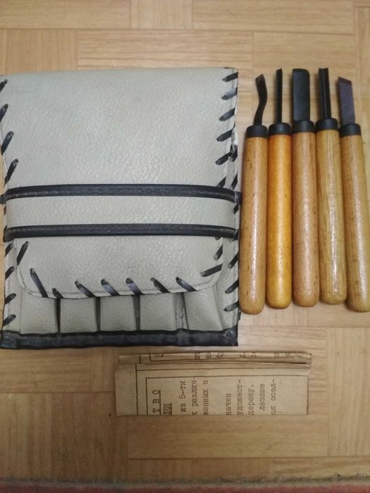 Набор для вырезывания по дереву.