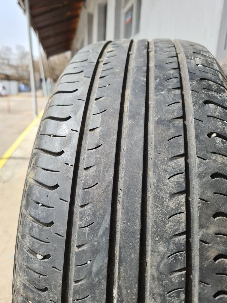 2 бр. летни гуми 225/60/17 Hankook 4,5 mm DOT 2513