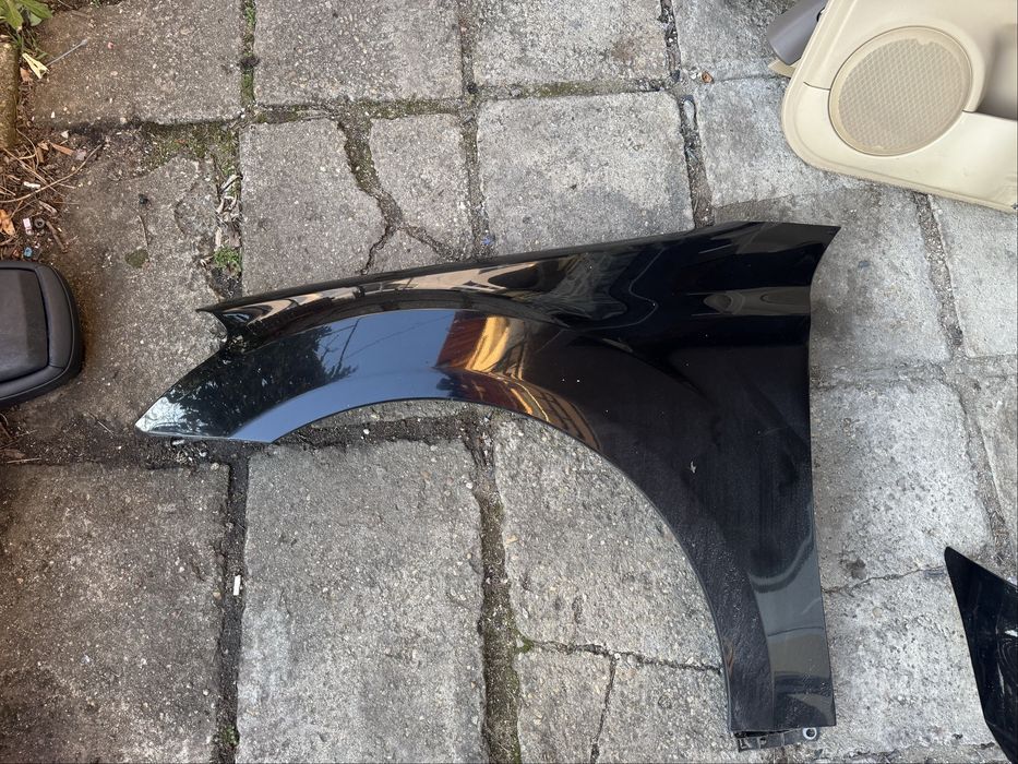 Преден ляв калник за Mercedes ML W164 цвят 197