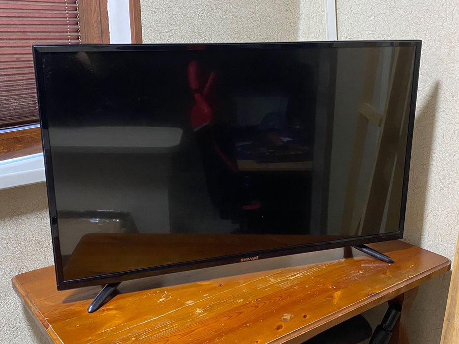 продается телевизор shivaki 43’ + tv box