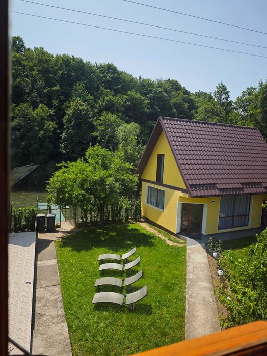 Cabana la munte cu jacuzzi acoperit