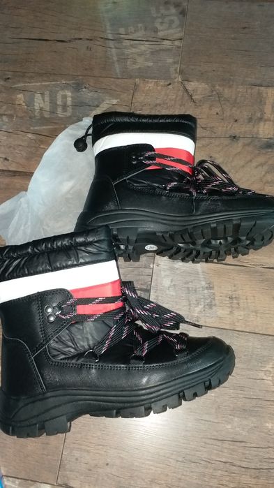 Vand ghetute gen apreschiuri,impermeabile,imblanite ,noi,masura 36.