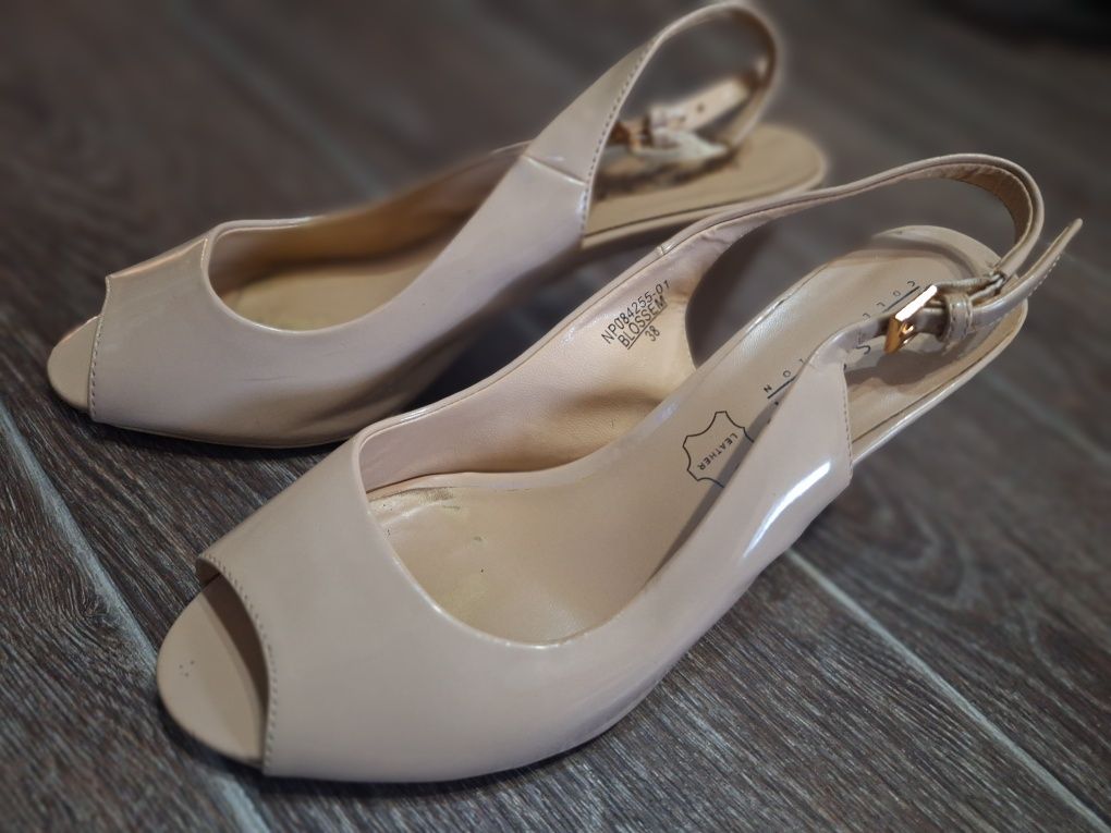 Продам босоножки. Кожа. 38 р