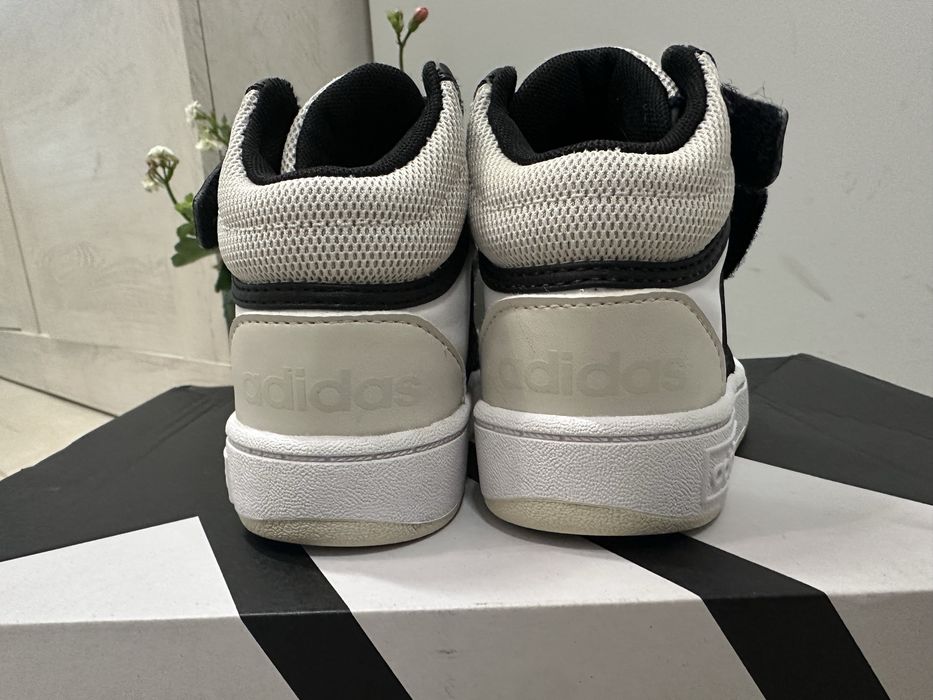 Спортни обувки Adidas