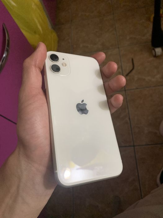 Айфон 11 в хорошем состоянии