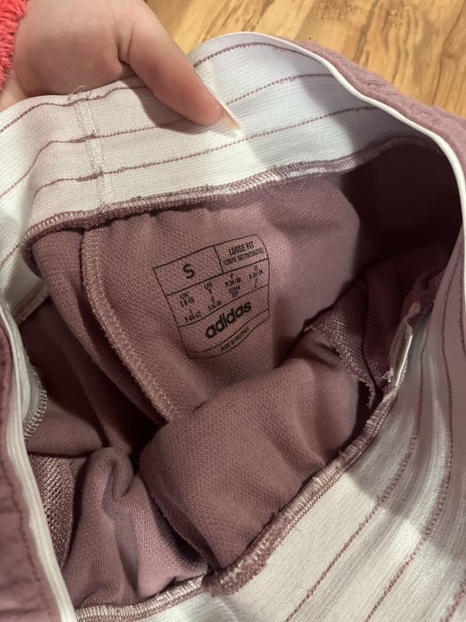 Adidas спортно облекло