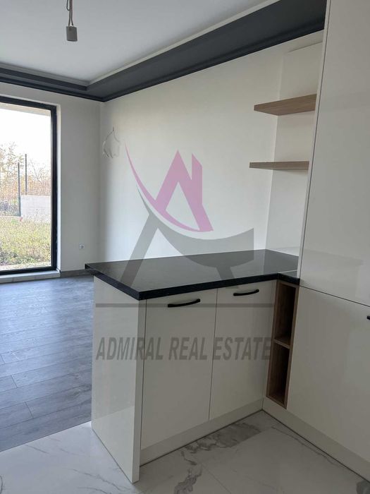 Продава се Тристаен апартамент в Варна, Изгрев - 73 кв.м за 2240 €/кв.м - Снимка #2