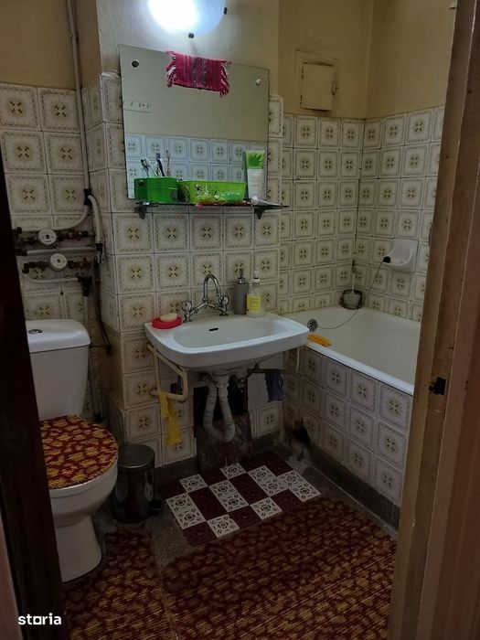 Vând apartament 3 camere Mioveni Casa de cultură