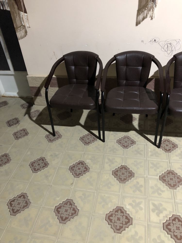 Стол и стулья по названию Ваннеса в итальянском стиле