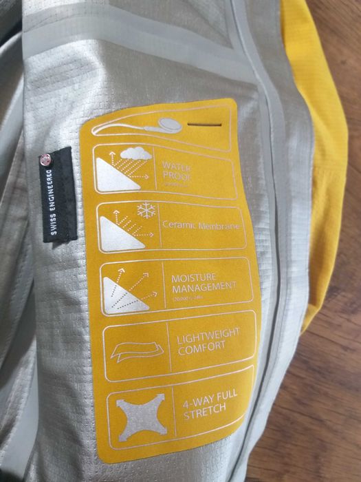 MOUNTAIN FORCE women's jacket waterproof-туризъм якемембрана КАТО НОВО