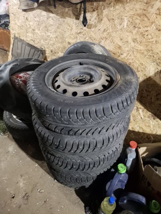 Продам  зимнию  резину на дисках