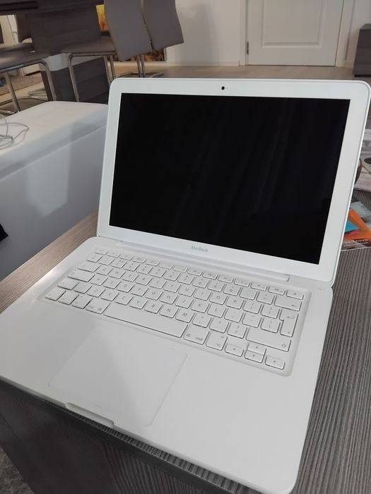 Продавам Apple MacBook A1342