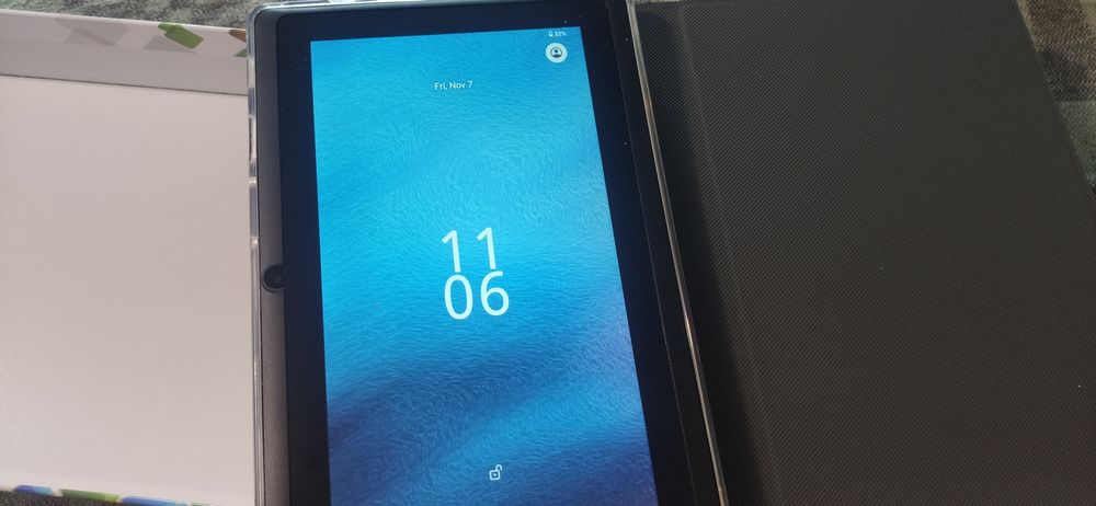 Vând tabletă nouă