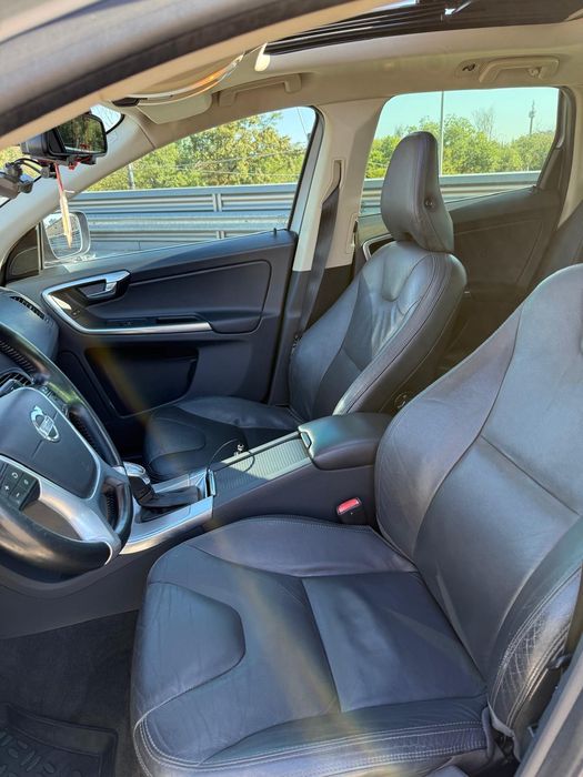 Volvo XC 60 D4 automată