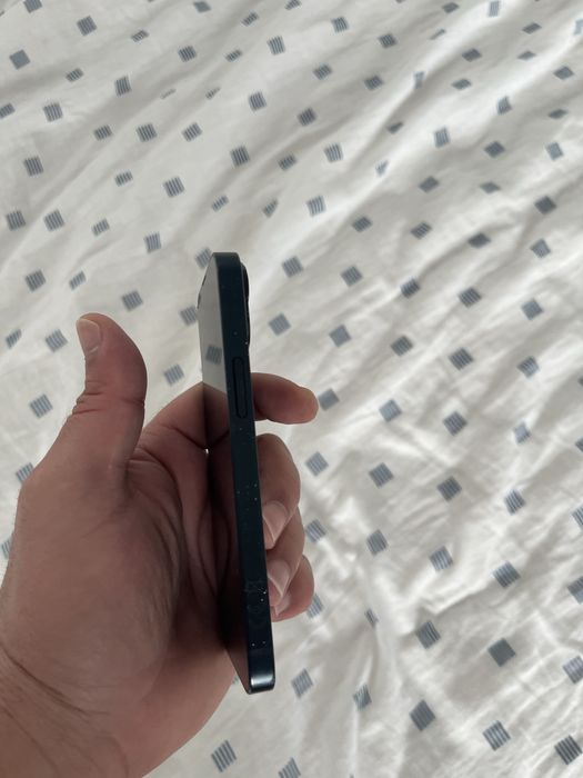 Айфон 13 мини син в добро състояние