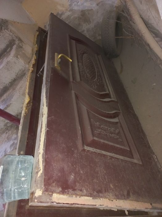 eshik sotiladi 2 dona bor