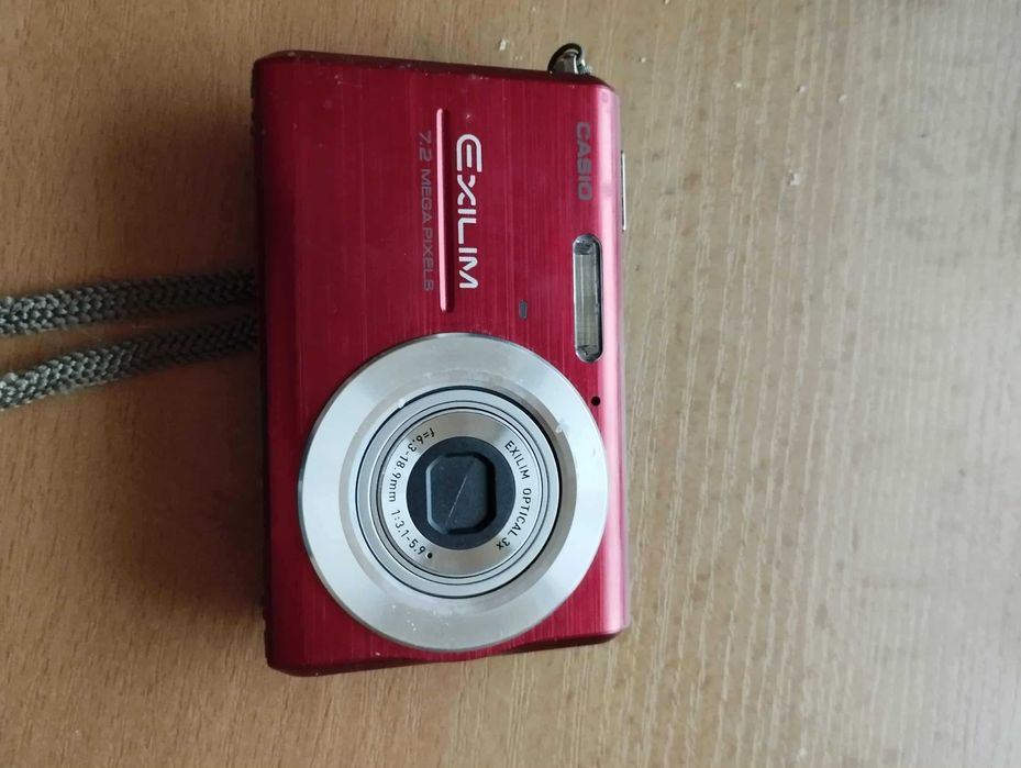 Casio Exilim EX‑275 | Комплект с батерия, зарядно и калъф | Лично