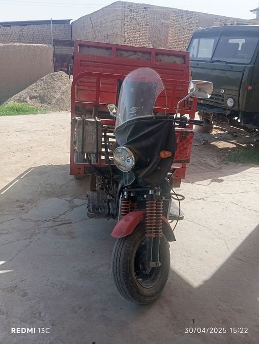 Mototsikl sotiladi